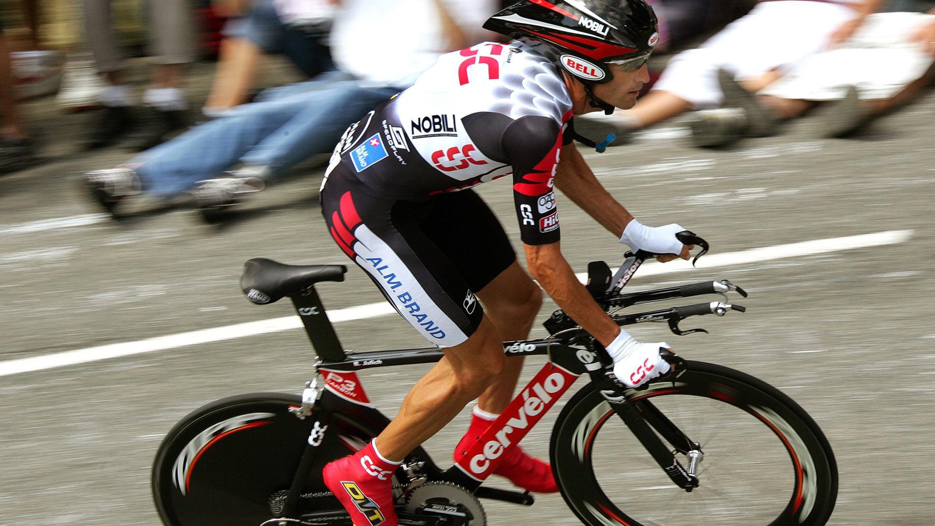 开云体育-哈登关键三分快船再度问鼎榜首，哈登 三分