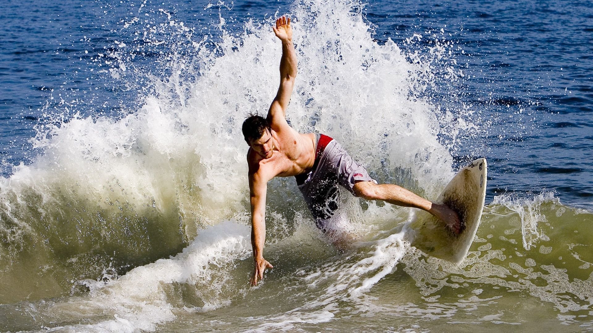 开云体育app-_国际弹跳运动节：跳跃无限可能_，世界公认的弹跳力训练法